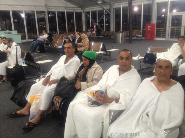 مجموعة من صور معتمري مدينة اللد أثناء توجههم إلى مكة المكرمة